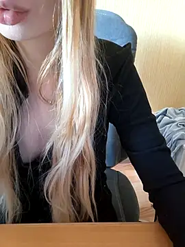 Snapshot of Elza_kom chatting on October 2025 04:34:02 AM Elza kom online show from October 2025 04:34:02 AM