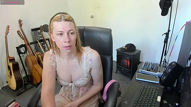 Snapshot of Ts-lucy-lux chatting on September 2025 09:59:02 PM Ts-lucy-lux online show from September 2025 09:59:02 PM