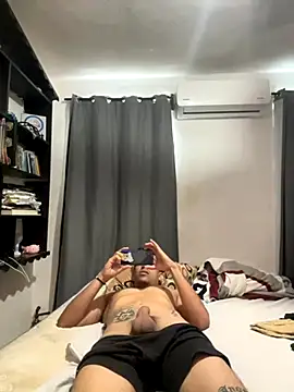 Snapshot of Magicerosxx69 chatting on October 2025 04:26:01 PM Magicerosxx69 online show from October 2025 04:26:01 PM