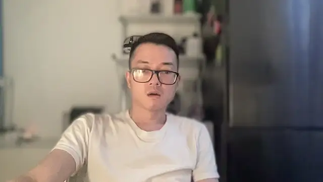 Snapshot of wangjian2324 chatting on October 2025 10:03:02 PM wangjian2324 online show from October 2025 10:03:02 PM