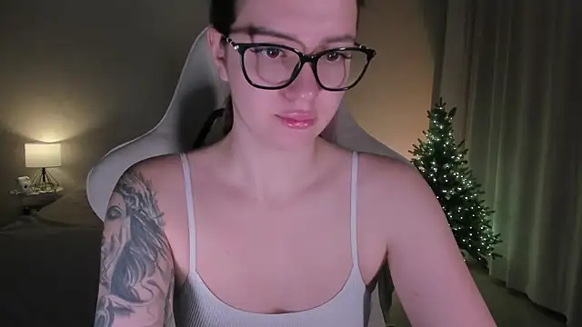 Snapshot of Sonia_moon_ chatting on December 2024 01:37:02 AM Sonia moon online show from December 2024 01:37:02 AM