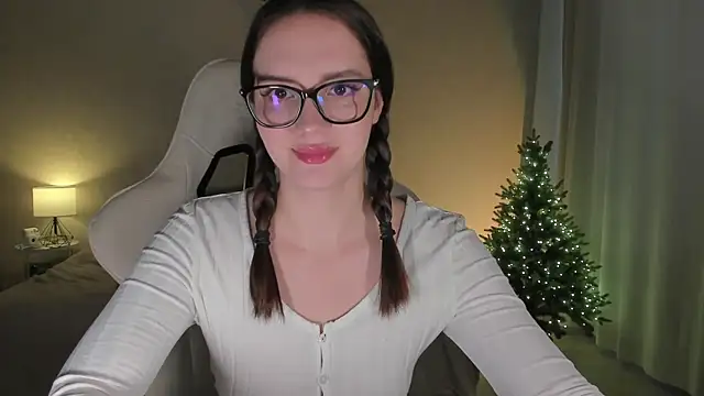 Snapshot of Sonia_moon_ chatting on December 2024 05:15:02 AM Sonia moon online show from December 2024 05:15:02 AM