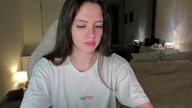 Snapshot of Sonia_moon_ chatting on October 2025 02:22:02 AM Sonia moon online show from October 2025 02:22:02 AM