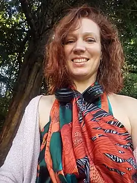 Snapshot of Exhibitionsplit chatting on October 2025 02:34:01 PM Exhibitionsplit online show from October 2025 02:34:01 PM