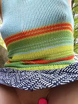 Snapshot of Exhibitionsplit chatting on October 2025 11:10:01 AM Exhibitionsplit online show from October 2025 11:10:01 AM