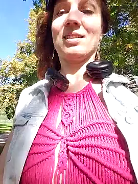 Snapshot of Exhibitionsplit chatting on October 2025 01:12:02 PM Exhibitionsplit online show from October 2025 01:12:02 PM