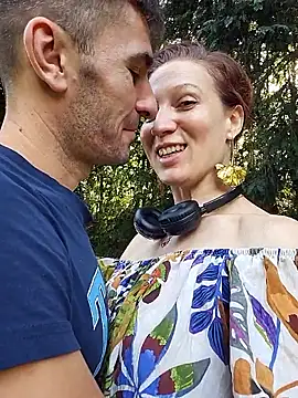 Snapshot of Exhibitionsplit chatting on October 2025 11:10:01 AM Exhibitionsplit online show from October 2025 11:10:01 AM