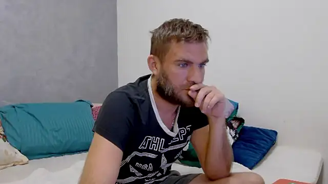 Snapshot of 10in_deluxe chatting on September 2025 05:45:02 AM 10in deluxe online show from September 2025 05:45:02 AM