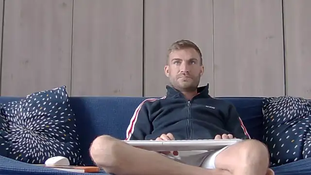 Snapshot of 10in_deluxe chatting on October 2025 07:40:02 AM 10in deluxe online show from October 2025 07:40:02 AM