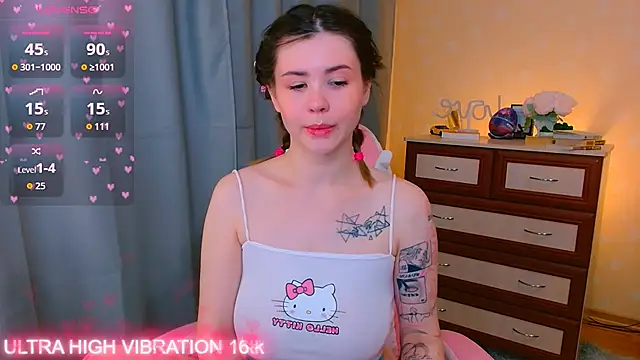 Snapshot of cutie_mili chatting on October 2025 07:42:02 AM cutie mili online show from October 2025 07:42:02 AM