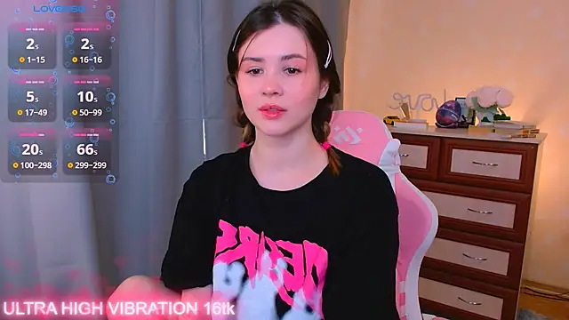 Snapshot of cutie_mili chatting on October 2025 07:09:01 AM cutie mili online show from October 2025 07:09:01 AM