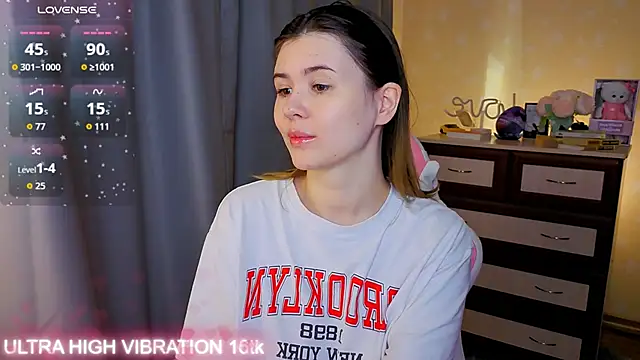 Snapshot of cutie_mili chatting on November 2025 07:41:02 AM cutie mili online show from November 2025 07:41:02 AM