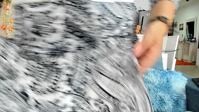 dakota johnson10 online show from October 2025 07:14:02 PM