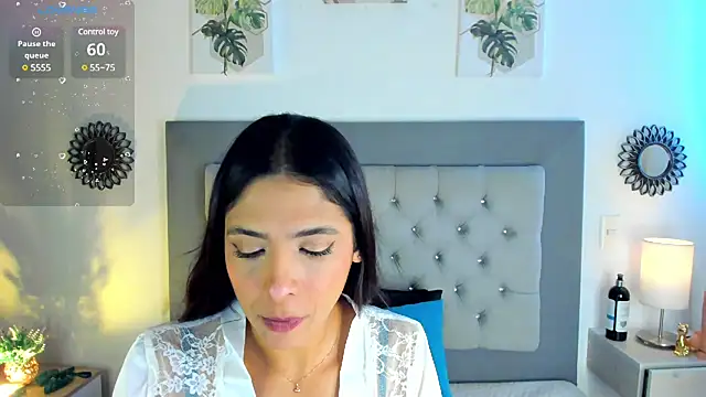 VeronikaOlsen online show from December 2024 07:00:02 PM