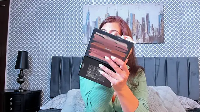 Snapshot of scarlett_moore chatting on February 2025 12:50:01 PM scarlett moore online show from February 2025 12:50:01 PM