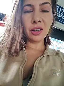 scarlett moore online show from October 2025 01:52:01 PM