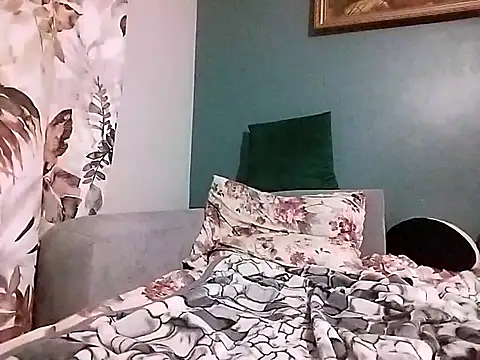 Snapshot of OwlosionyMisiek1991 chatting on October 2025 04:35:02 AM OwlosionyMisiek1991 online show from October 2025 04:35:02 AM