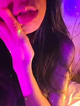 aloneathome online show from December 2025 08:53:02 AM