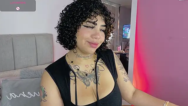 Snapshot of foxxy-lov3 chatting on November 2025 12:53:01 PM foxxy-lov3 online show from November 2025 12:53:01 PM