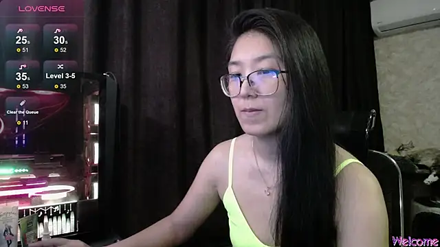 Snapshot of Brightssmiles chatting on October 2025 06:25:02 AM Brightssmiles online show from October 2025 06:25:02 AM