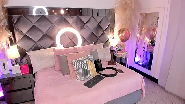 Snapshot of sofhiaa_adaams chatting on October 2025 11:01:02 PM sofhiaa adaams online show from October 2025 11:01:02 PM