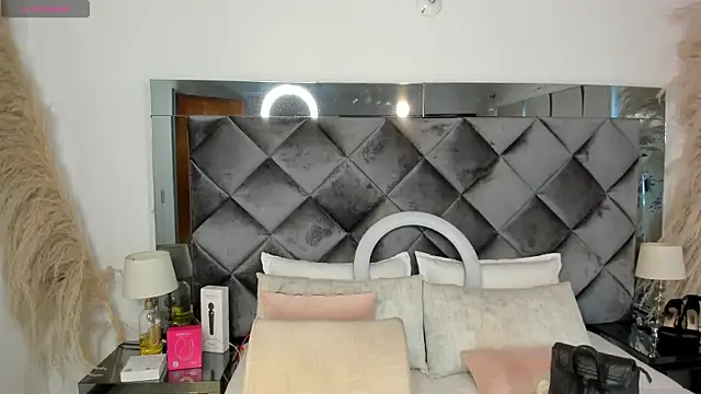 Snapshot of sofhiaa_adaams chatting on November 2025 03:39:01 PM sofhiaa adaams online show from November 2025 03:39:01 PM