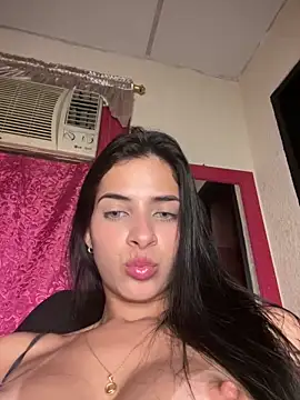 Snapshot of violetta-brown1 chatting on September 2025 03:50:01 AM violetta-brown1 online show from September 2025 03:50:01 AM