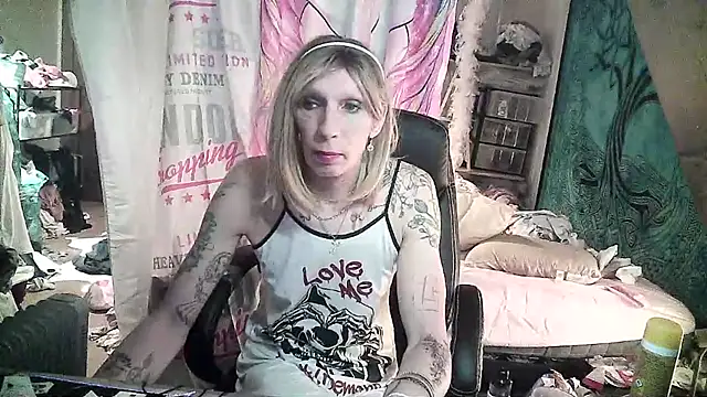 Ombeline1 online show from February 2025 05:53:02 PM