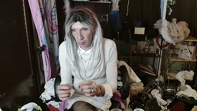 Ombeline1 online show from September 2025 05:51:02 PM