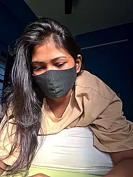 Snapshot of Triha_18 chatting on November 2025 09:20:01 AM Triha 18 online show from November 2025 09:20:01 AM