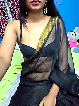 Snapshot of Triha_18 chatting on November 2025 02:05:01 PM Triha 18 online show from November 2025 02:05:01 PM