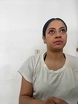 Juana19 online show from October 2025 04:30:01 PM