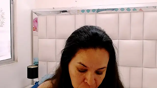 Snapshot of Lizeth_Bels chatting on January 2025 10:02:01 PM Lizeth Bels online show from January 2025 10:02:01 PM