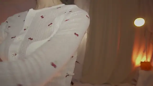 Snapshot of arizonasunrise chatting on November 2025 10:19:02 PM arizonasunrise online show from November 2025 10:19:02 PM