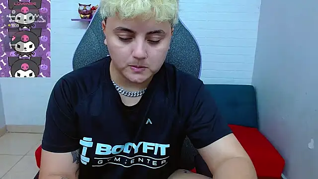 isabeautyx19 online show from December 2024 05:08:01 PM