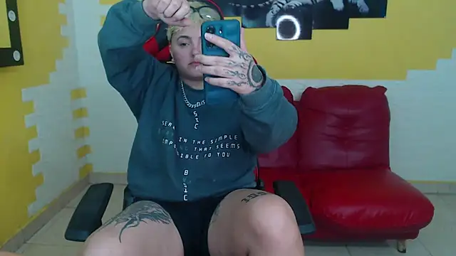 isabeautyx19 online show from December 2024 08:45:01 PM