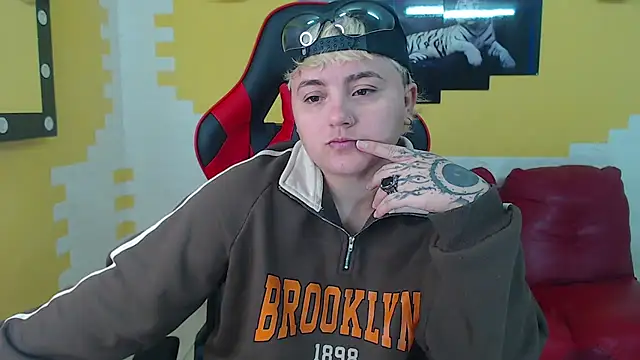 isabeautyx19 online show from December 2024 12:59:02 PM