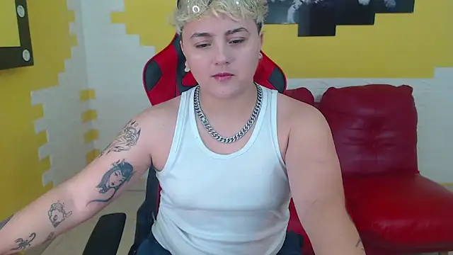 isabeautyx19 online show from December 2024 01:13:02 PM