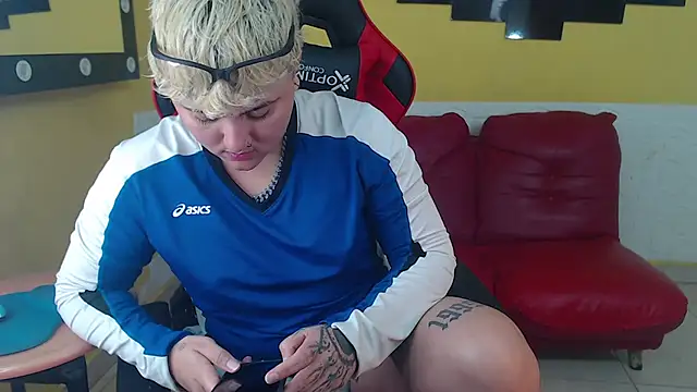 isabeautyx19 online show from December 2024 01:21:02 PM