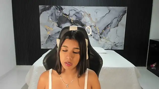 Ivy 16 online show from January 2025 12:09:01 PM