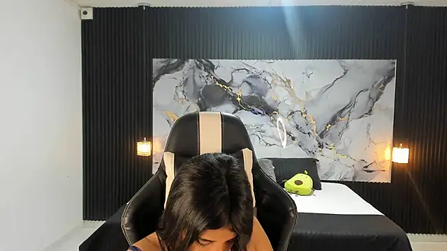 Ivy 16 online show from September 2025 11:54:02 AM