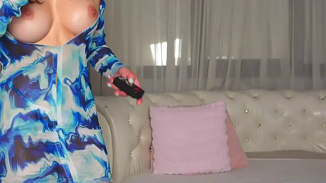 NinaCrystal1 online show from December 2024 01:44:02 PM