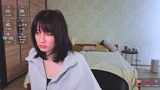 Snapshot of JulisSweet chatting on October 2025 06:34:01 AM JulisSweet online show from October 2025 06:34:01 AM