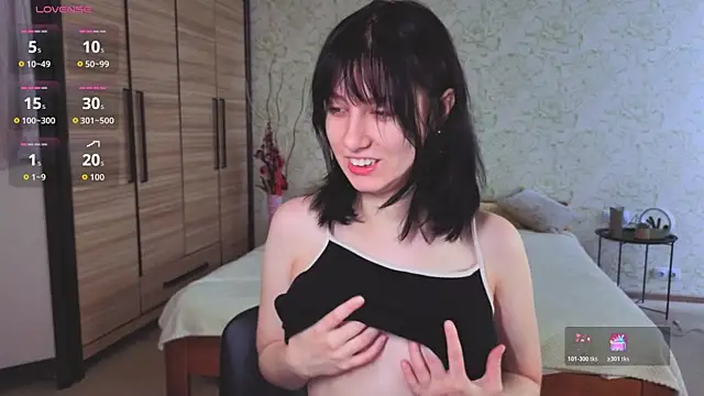 Snapshot of JulisSweet chatting on October 2025 09:23:01 AM JulisSweet online show from October 2025 09:23:01 AM