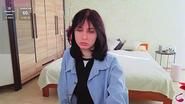 Snapshot of JulisSweet chatting on October 2025 07:58:01 AM JulisSweet online show from October 2025 07:58:01 AM