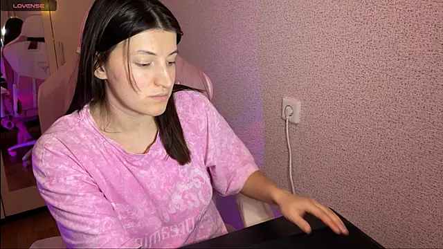 Katrin  kiss online show from January 2025 04:17:01 PM