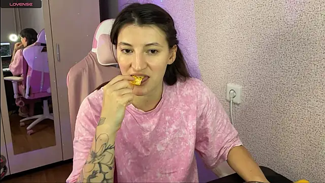 Katrin  kiss online show from January 2025 08:35:01 PM