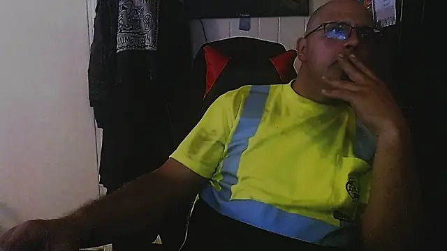 Snapshot of KrazyLegz chatting on September 2025 08:45:01 PM KrazyLegz online show from September 2025 08:45:01 PM