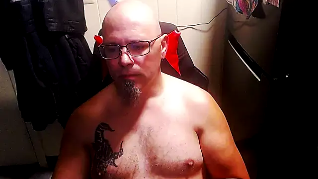 Snapshot of KrazyLegz chatting on October 2025 02:59:02 PM KrazyLegz online show from October 2025 02:59:02 PM