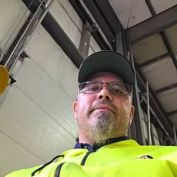 Snapshot of KrazyLegz chatting on October 2025 03:36:02 PM KrazyLegz online show from October 2025 03:36:02 PM